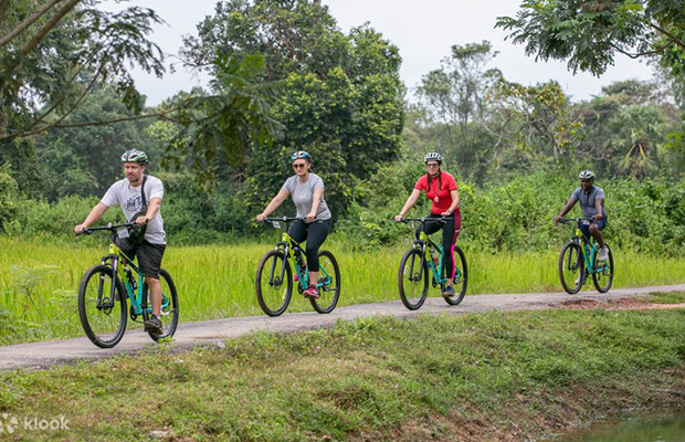 countryside bike tour